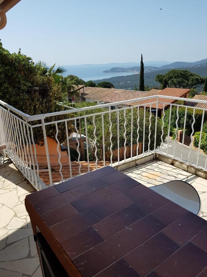 Villa Mit Grossartigem Panoramablick Auf Das Meer Und Direkt Am Pool 라크루아발메르 외부 사진